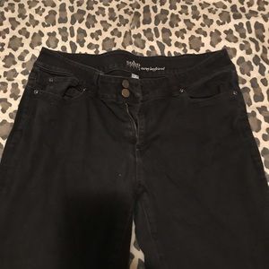 Boy friend cuffed jeans